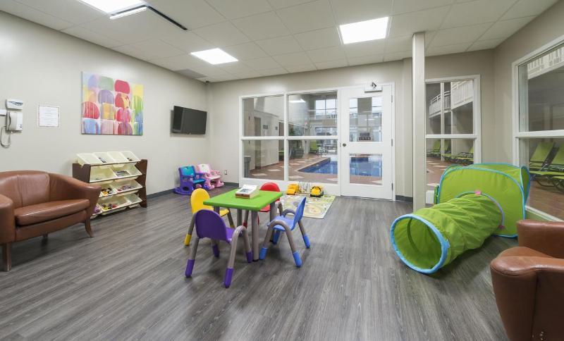 Hotel & Suites Le Dauphin 드럼먼드빌 외부 사진