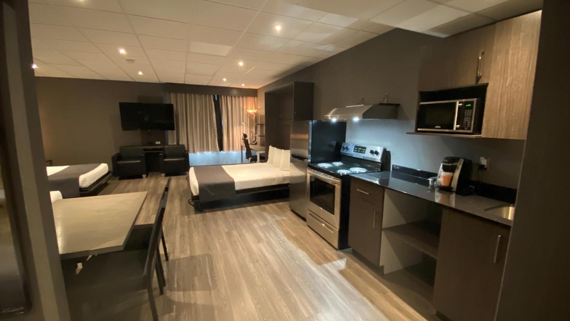 Hotel & Suites Le Dauphin 드럼먼드빌 외부 사진