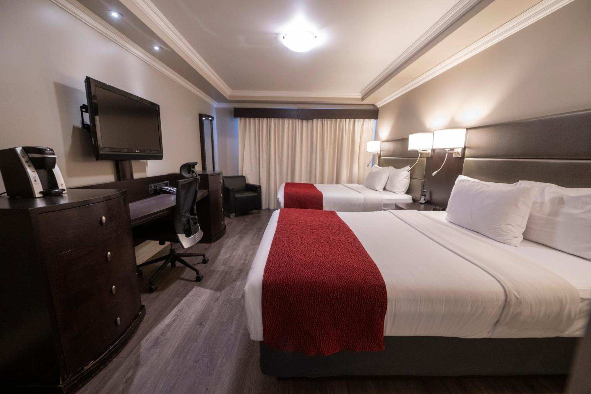 Hotel & Suites Le Dauphin 드럼먼드빌 외부 사진